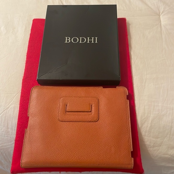Bodhi Leather IPad Convertible Jacket- Pumpkin- 10 5/8x 8 1/2 x 1/2 - Picture 1 of 5